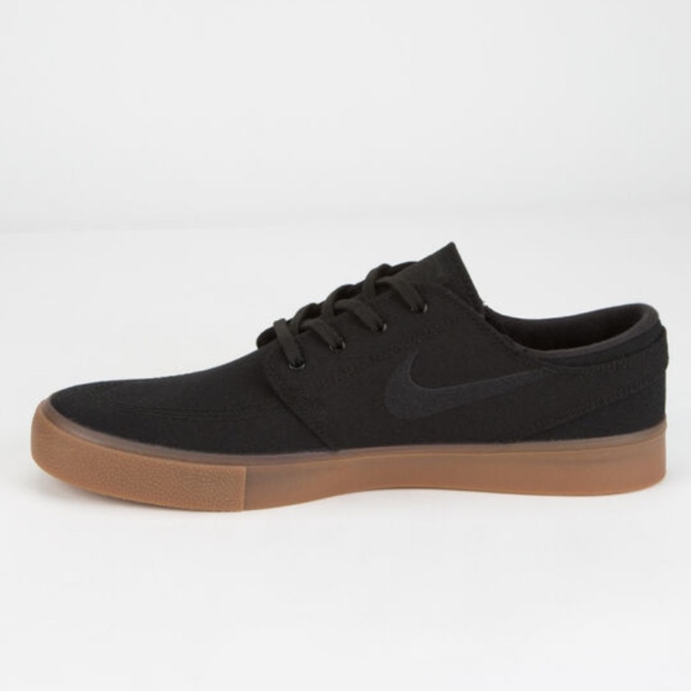 Brand New Nike Shoes!